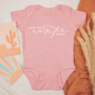 Wie macht Tantie Sound Baby Announctions Geschenk? Strampler