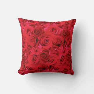 Wiederholtes Blumenmotiv | Muster der Rote Rosen Kissen