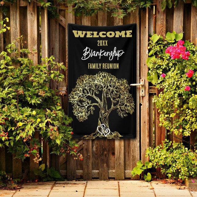 Wiedersehen Alte Goldene Treppe Banner (Welcome family with a vertical format reunion banner with rustic gold tree on a black background.
)