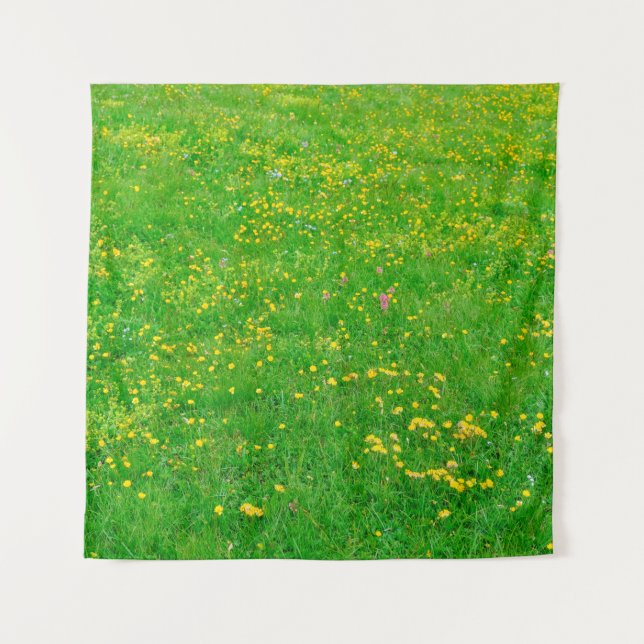 Wiese der wilden Blume der Dolomiten Alpen auf uns Wandteppich (Vorderseite)