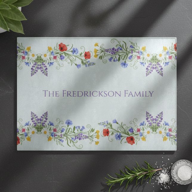 Wiesenblumen-Monogramm Schneidebrett (Wildflower Meadow Monogram Cutting Board)