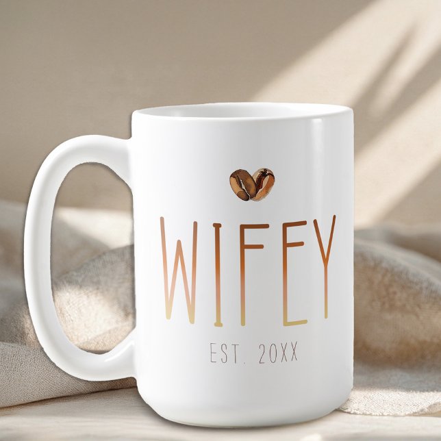 Wifey Est Coffee Mug Love Is Brewing Bridal Gift Kaffeetasse (Wifey Mug)
