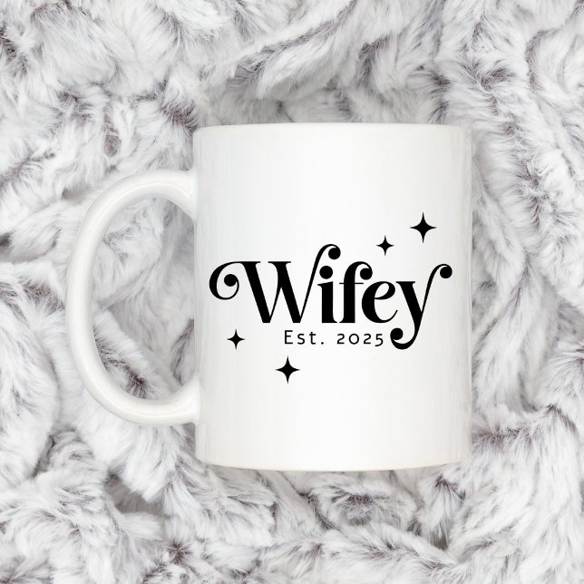 Wifey Est Jahr jedes farbenfrohe Retro-Schriftart Kaffeetasse (Wifey Est year any color elegant retro font Coffee Mug)