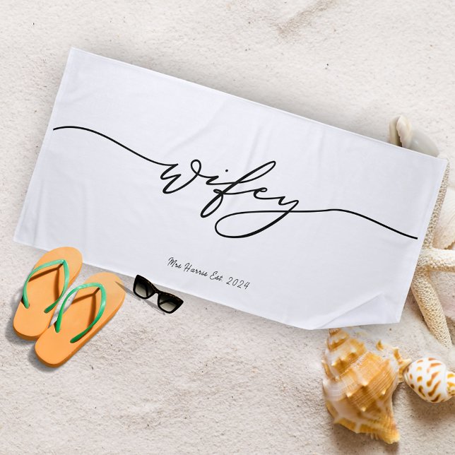 Wifey Minimalistisch Calligraphy Strandtuch (Wifey Minimalist Newlywed Beach Towel)