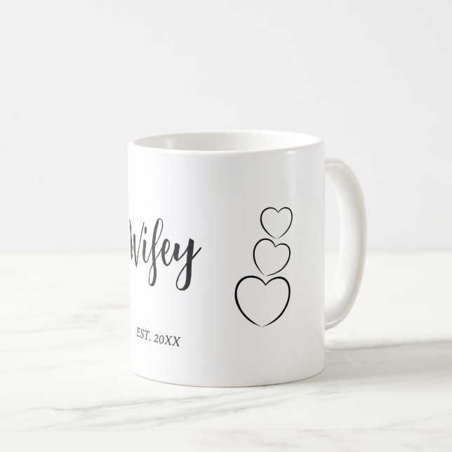 "Wifey". Minimalistisch Kaffeetasse (VorderseiteRechts)