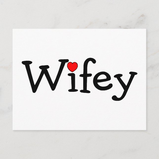 Wifey mit Herz Postkarte (Vorderseite)