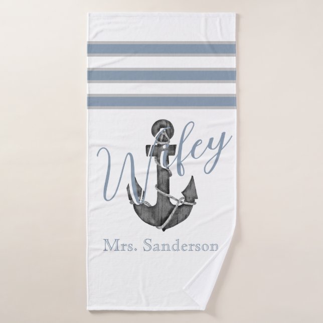 Wifey Nautical Monogram Dusty Blue Anchor Beach Badehandtuch (Badehandtuch)