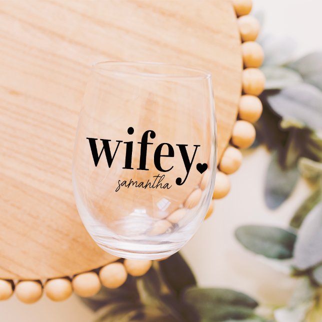 WIFEY | Personalisiert Name Newlyweds Weinglas Ohne Stiel (Von Creator hochgeladen)