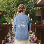 Wifey The Bride Mrs. Wedding Jeansjacke<br><div class="desc">Herrliche Denim-Jacke. Ideal für Fotos mit dem Brautparty!</div>