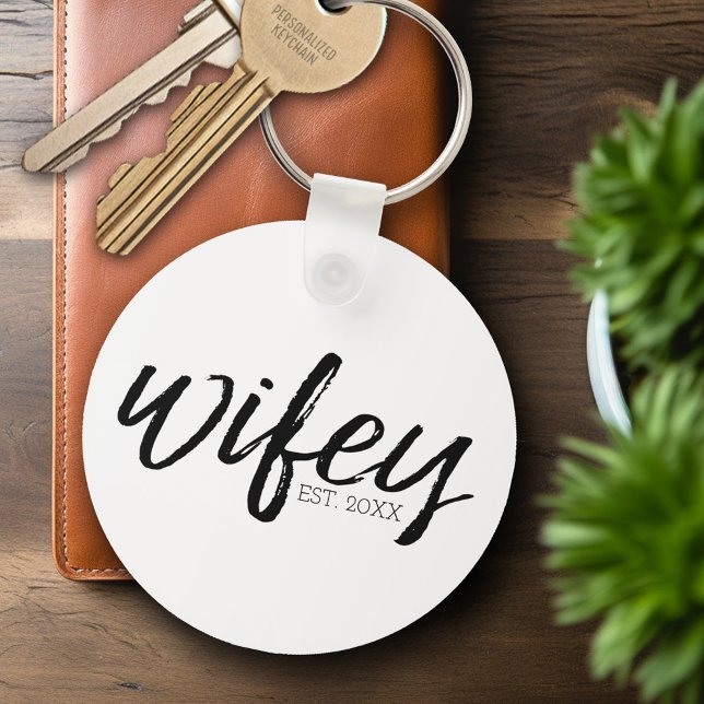 Wifey - Whimsical Black Calligraphy for the Bride Schlüsselanhänger (Personalized Keychain - Wedding Wifey)