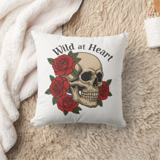 Wild at Heart Gothic Skull with Red Roses Kissen