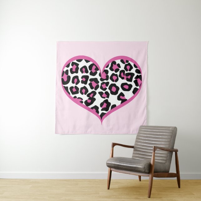 Wild bei Heart Leopard Print Wandteppich (Beispiel)
