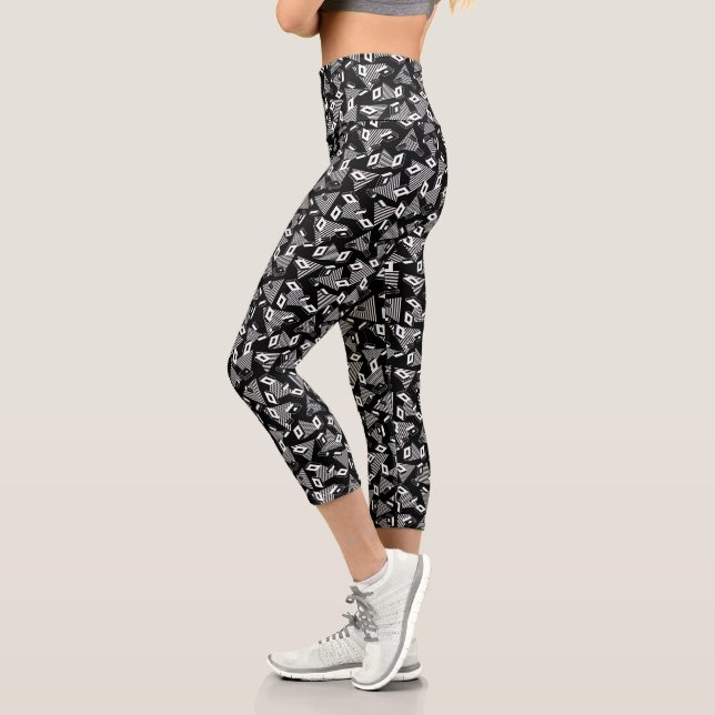 Wild Black Abstrakt Capri Leggings (Links)