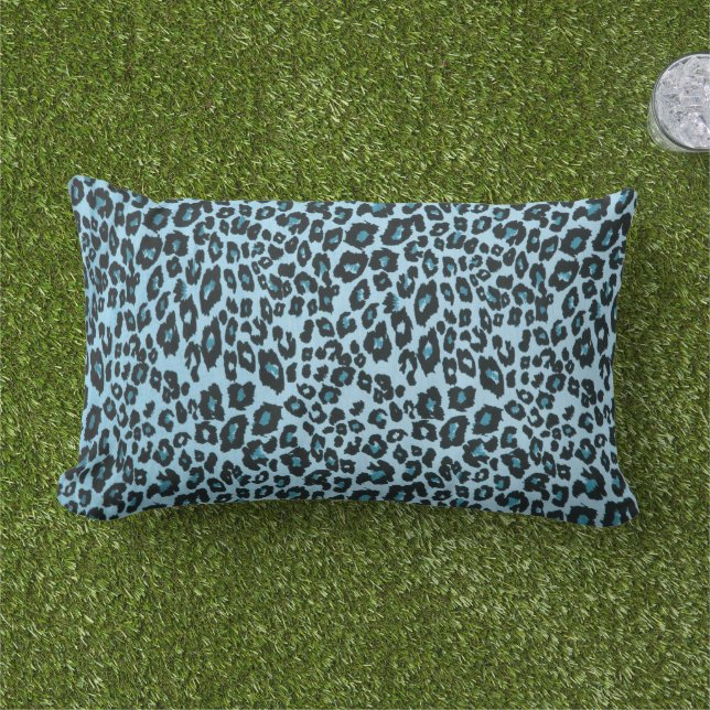 Wild Blue Leopard Print Throw Kissen (Gras)