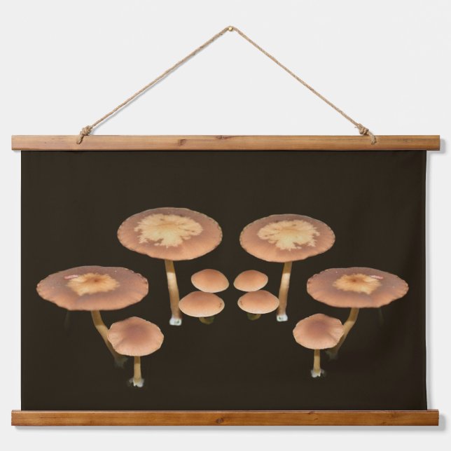 Wild Brown Mushroom Cluster Mirrored Wandteppich Mit Holzrahmen (Vorne)
