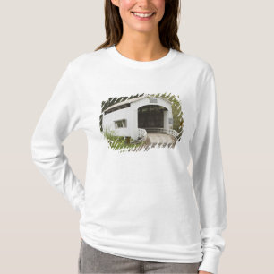 Wild Cat gedeckte Brücke, Lane County, Oregon T-Shirt