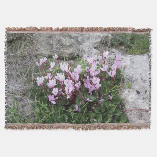 Wild Cyclamen Throw Blanket Decke (Vorderseite)