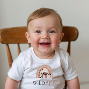 Wild ein erster Geburtstag Rainbow & Sun Personali Baby T-shirt
