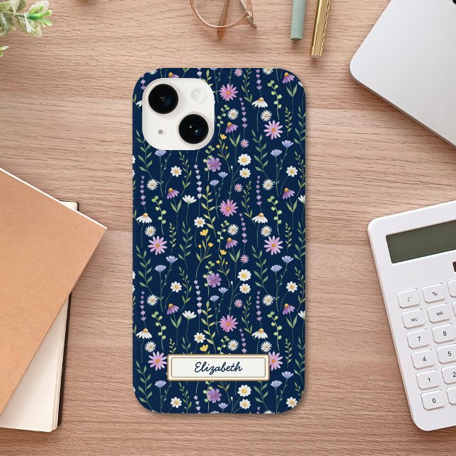 Wild Flowers Pattern Blue navy Background Case-Mate iPhone Hülle (Von Creator hochgeladen)