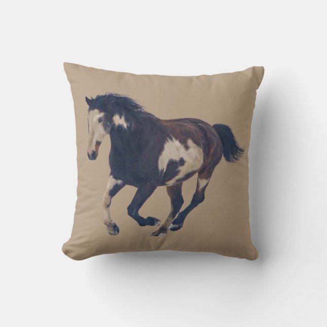 Wild Galloping Pinto American Paint Horse Kissen (Vorderseite)