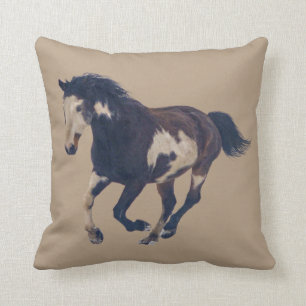 Wild Galloping Pinto American Paint Horse Kissen