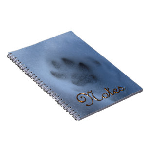 Wild grauer Wolf Paw Print im Winterschnee Notizblock