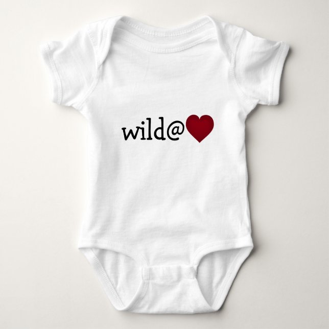 Wild im Herzen - Crimson Heart Baby Strampler (Vorderseite)