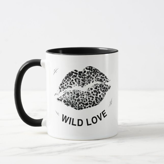 Wild Kiss Grafik T-Shirt Tasse (Links)