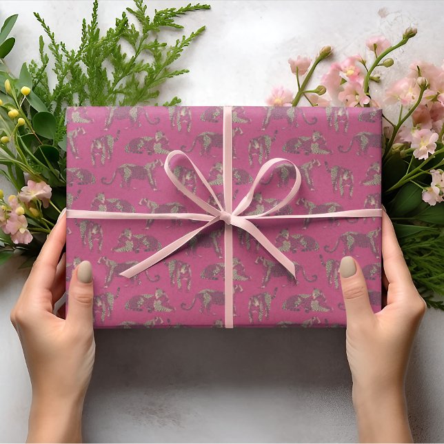 Wild Leopard Gemustert Pink Seidenpapier (Von Creator hochgeladen)