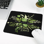 Wild Meadow | Schwarz/Grün Botanisch Personalisier Mousepad<br><div class="desc">Das elegante botanische Logo-Mousepad-Design zeichnet sich durch Ihren Namen und/oder Geschäftsnamen aus,  gerahmt durch eine üppige Aquarellenlandschaft und Blätter in Farn- und Waldgrün,  auf einem kontrastierenden,  reichen schwarzen Hintergrund.</div>