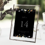 Wild Multicolor Floral Black Wedding Tischnummer<br><div class="desc">Diese wildromantische,  schwarze Hochzeitsfeier ist perfekt für eine rustikale Hochzeit. Das Design ist in Aquarellfarbe,  Rosa,  Rosa,  lila,  Marineblau und Weiß elegant Blume mit smaragdgrünen Blätter in einem dunklen Hintergrund. Das ist eine zweiseitige Tischnummer. Fügen Sie jede benötigte Tischnummer individuell in Ihren Warenkorb.</div>