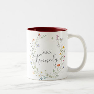 Wild Multicolor Floral Mrs. Newlywed Bride Zweifarbige Tasse