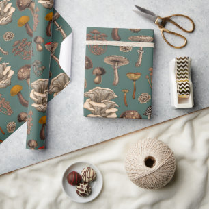 Wild Mushrooms on pine green Geschenkpapier