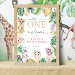Wild One Jungle Safari Tier 1. Geburtstag Willkomm Poster<br><div class="desc">Niedliches Gold und grüner Dschungel & Safari Thema "Wild One" 1. Geburtstag Willkommensplakat mit wilden Tier- und tropischen Blätter Design mit Gold und grünem Blattmuster auf der Rückseite.</div>