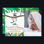 Wild One Tuxedo Kitty Kids 1st Birthday Einladung<br><div class="desc">Suchen Sie ein passendes Thema für die erste Geburtstagsfeier Ihres Babys? Das Thema Wild One ist vielleicht die beste Wahl! MEOWESE’s Wild One Invitation zeigt ein liebenswertes Kätzchen, das versucht, einen Baumzweig zu erklimmen. Sieht es aus wie ein kleines Monster, das die Welt um sie herum im Geiste des Abenteuers...</div>