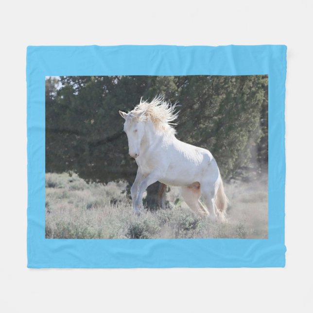 Wild Stallion Survivor Fleece Blanket (Vorderseite (Horizontal))