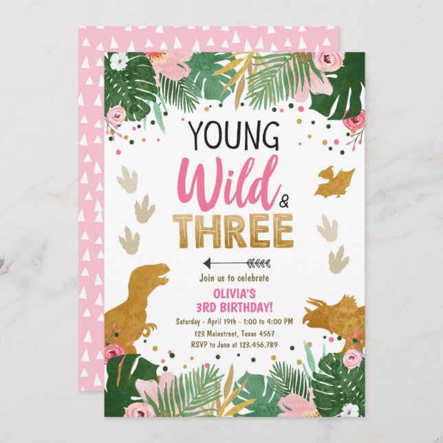 Wild Three Dino Party Girl Pink Dinosaur Geburtsta Einladung (Vorne/Hinten)