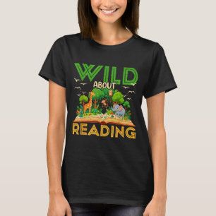 Wild über das Lesen lustiger Buchliebhaber Bücherw T-Shirt