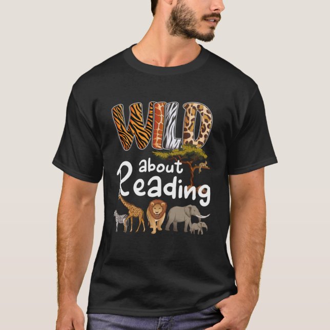 Wild über das Lesen von Büchern Reader Bookworm Li T-Shirt (Vorderseite)