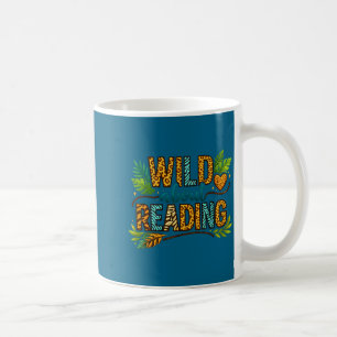 Wild über das Lesen von Büchern und Bücherwurm Kaffeetasse