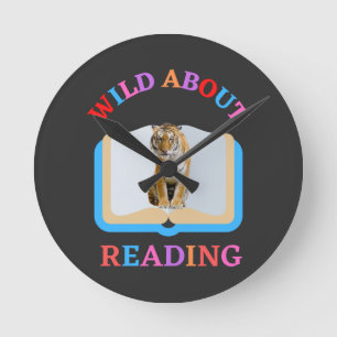 WILD ÜBER LESEN RUNDE WANDUHR