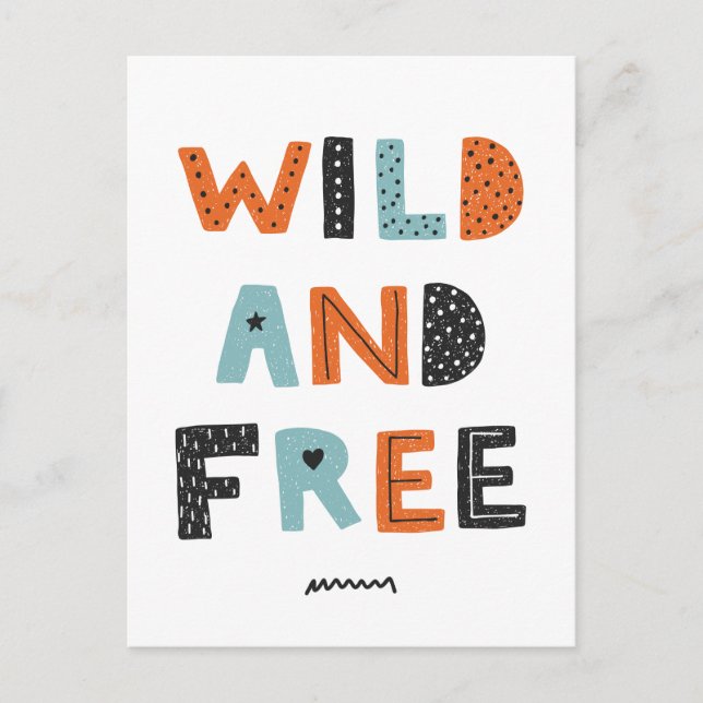 Wild und frei | Doodle Letters Postkarte (Vorderseite)