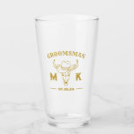 Wild West Cowboy Personalisierte Trauzeugen Monogr Glas<br><div class="desc">Personalisierte Geschenke für Trauzeugen mit alten Western Cowboy Thema. Dekoriert mit Cowboyhut mit Vintagem Western Schriftart. Text- und Hintergrundfarbe können mit dem Design-Tool bearbeitet werden,  um Ihren Bedürfnissen gerecht zu werden. Holen Sie sich dieses individuelles Geschenk für Hochzeiten,  Bachelor-Party,  Verlobungsfeier oder andere besondere Anlässe.</div>