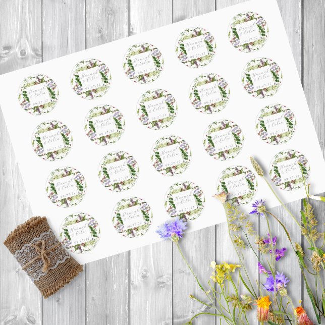 Wild Whimsical Blooms & Greenery Runder Aufkleber (Von Creator hochgeladen)