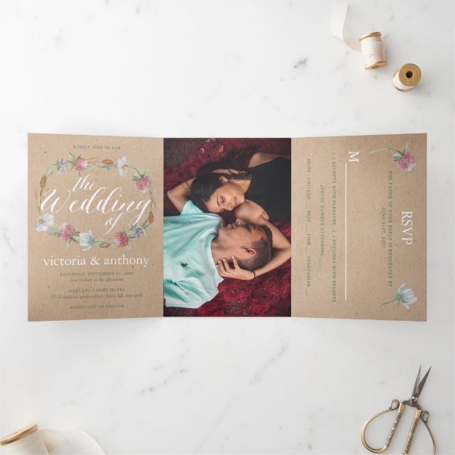 Wildblume auf der Kraft Country Wedding Suite Dreifach Gefaltete Einladung (Innenseite)