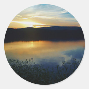 Wildblume, Blauer Sonnenuntergang Runder Aufkleber