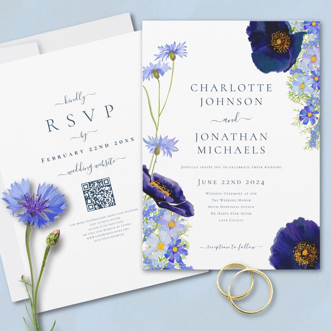 Wildblume Blue Rustic Wedding Website QR Code Einladung (Elegant wildflower watercolor summer floral blue wedding invitation with online rsvp QR code)