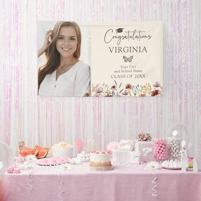 Wildblume Bohemisch Abschluss Banner (Wildflower Bohemian Graduation Banner with Butterfly by Painted Paperie
)