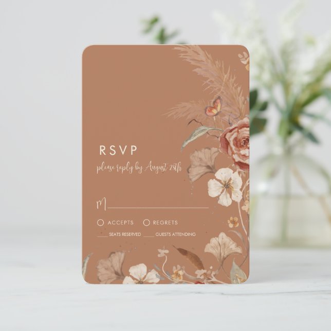 Wildblume Floral BOHO Terracotta Rust Wedding RSVP Karte (Stehend Vorderseite)
