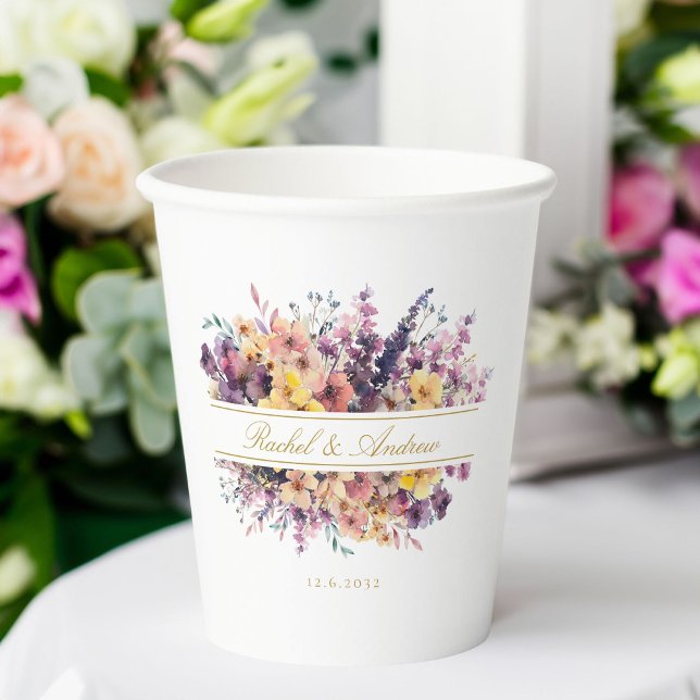 Wildblume, frisch, Handschrift, Hochzeit Pappbecher (Fresh, wildflower bouquet, handwriting, wedding paper cups with your names and date.)
